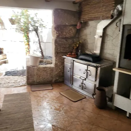 Jacuzzy Luxury Geres Stone House *