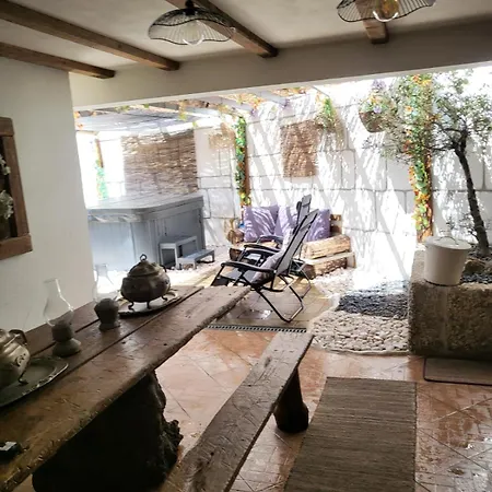Jacuzzy Luxury Geres Stone House